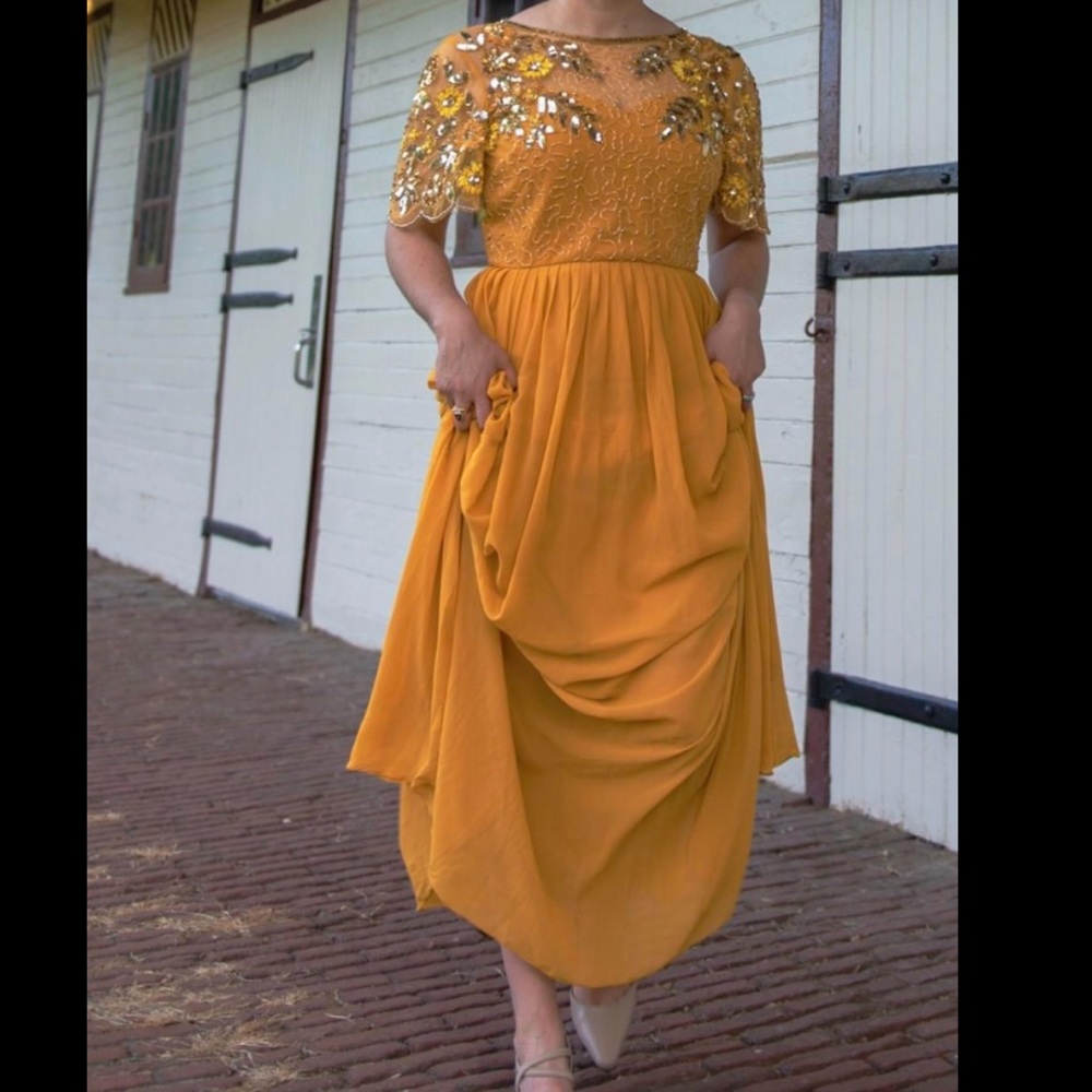 Long embellished beaded gown (yellow gold)